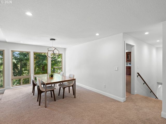 9650 Sw VENTURA Ct, Portland, OR 97223