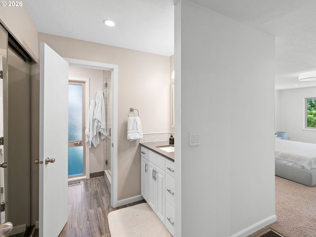 9650 Sw VENTURA Ct, Portland, OR 97223
