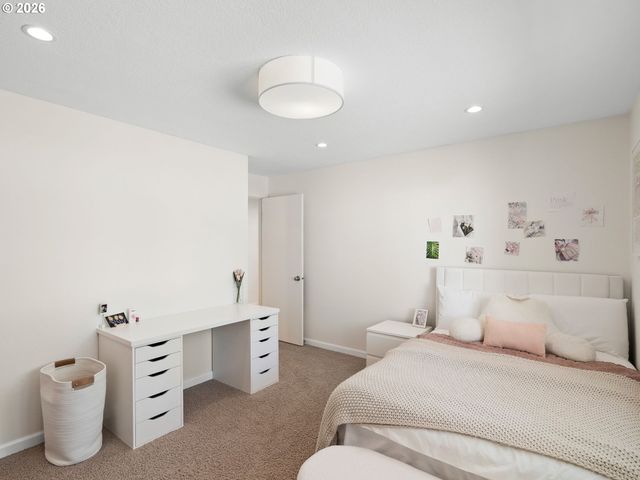 9650 Sw VENTURA Ct, Portland, OR 97223