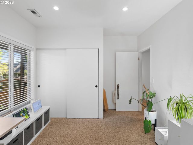 9650 Sw VENTURA Ct, Portland, OR 97223