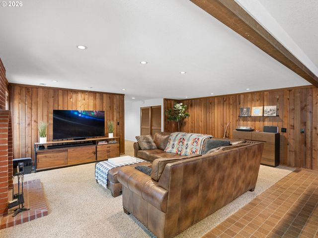 9650 Sw VENTURA Ct, Portland, OR 97223