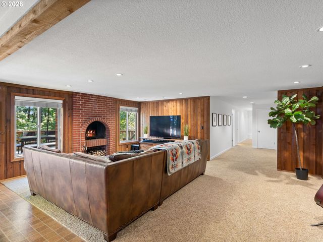 9650 Sw VENTURA Ct, Portland, OR 97223