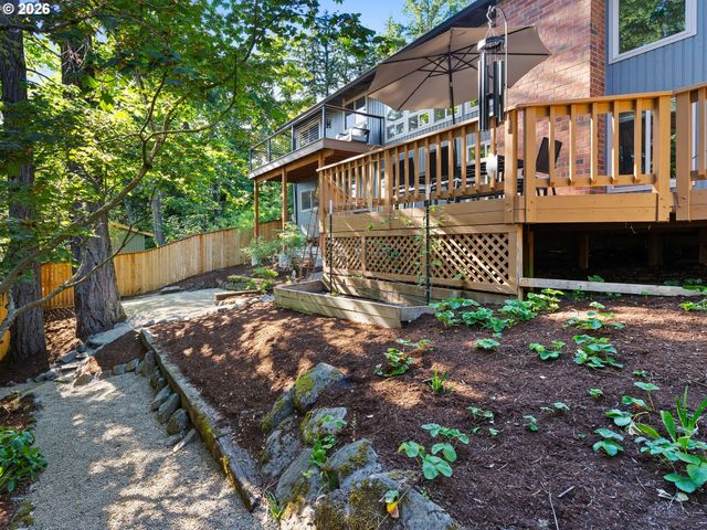 9650 Sw VENTURA Ct, Portland, OR 97223