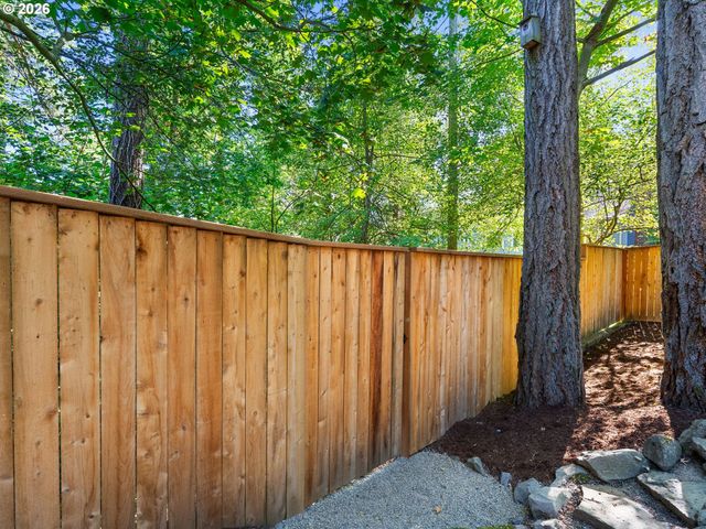 9650 Sw VENTURA Ct, Portland, OR 97223