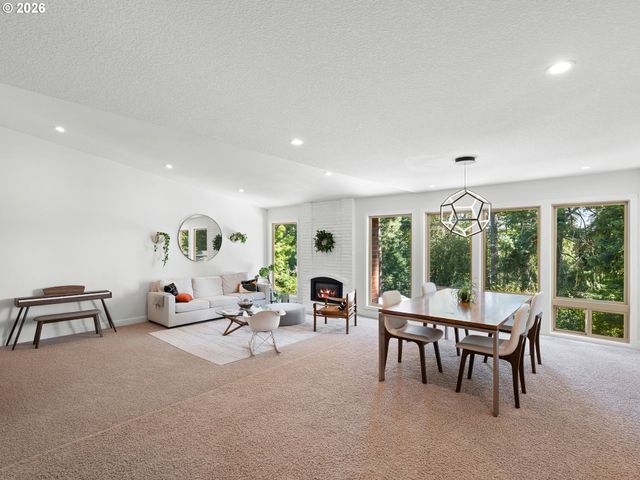 9650 Sw VENTURA Ct, Portland, OR 97223