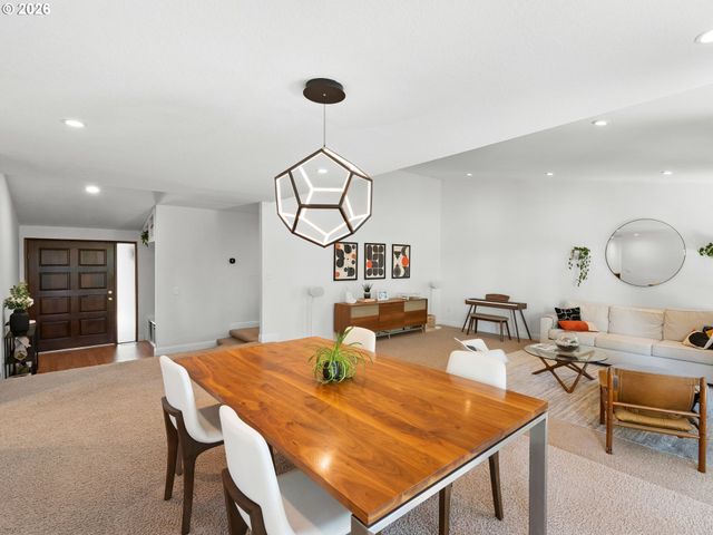 9650 Sw VENTURA Ct, Portland, OR 97223