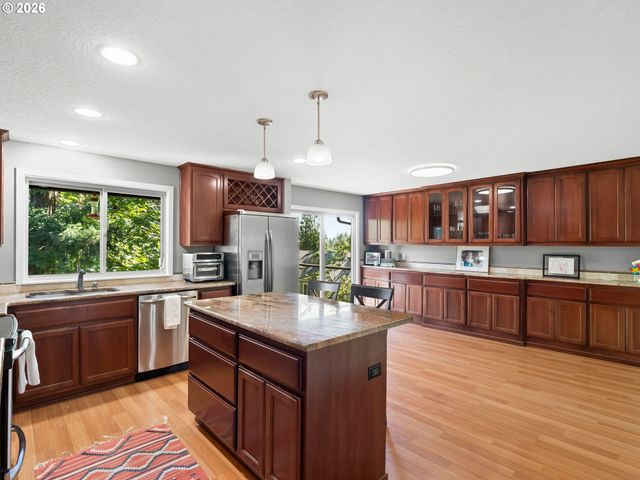 9650 Sw VENTURA Ct, Portland, OR 97223
