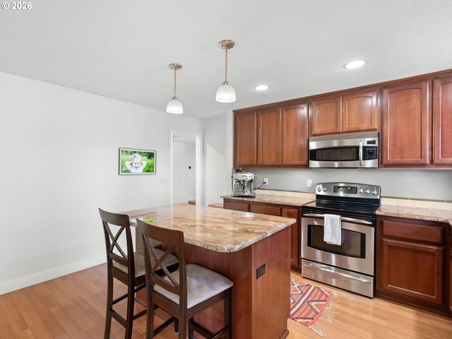 9650 Sw VENTURA Ct, Portland, OR 97223