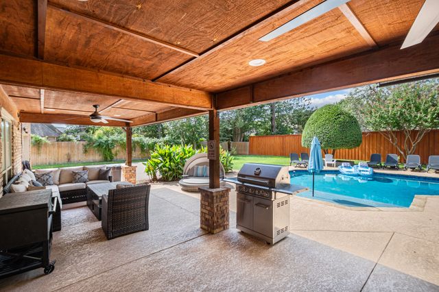 3621 Welwyn Way Drive, Bedford, TX 76021