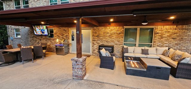 3621 Welwyn Way Drive, Bedford, TX 76021