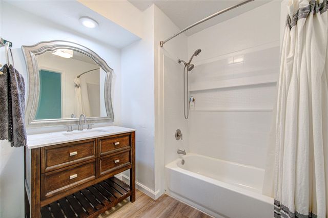 1011 Hamblen Road 307, Houston, TX 77339