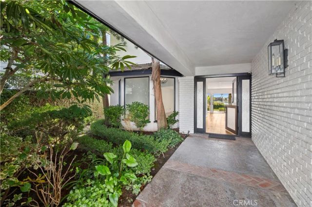 2572 Bayshore, Newport Beach, CA 92663