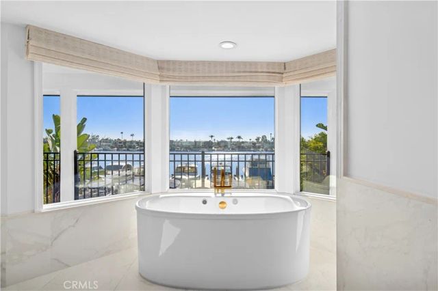 2572 Bayshore, Newport Beach, CA 92663