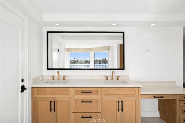 2572 Bayshore, Newport Beach, CA 92663