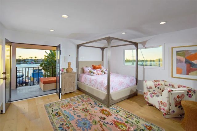 2572 Bayshore, Newport Beach, CA 92663