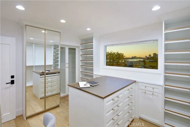 2572 Bayshore, Newport Beach, CA 92663