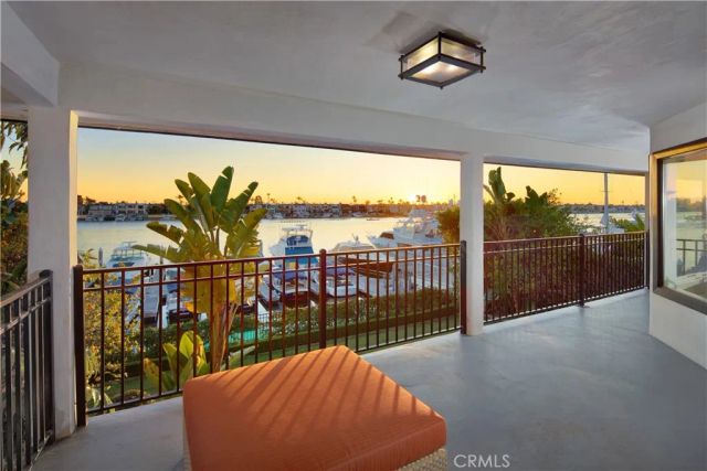 2572 Bayshore, Newport Beach, CA 92663