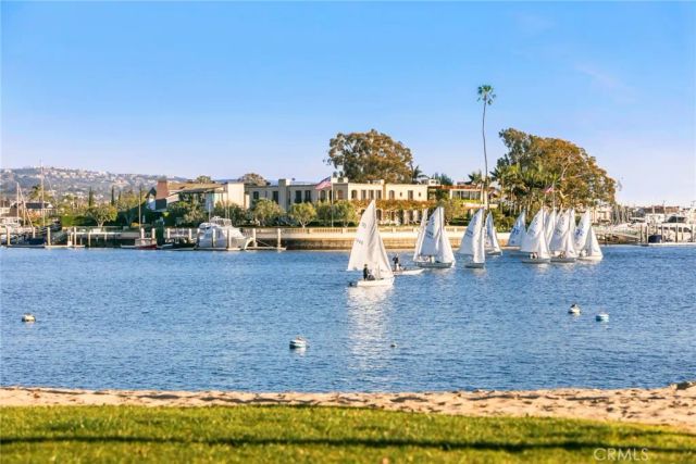 2572 Bayshore, Newport Beach, CA 92663