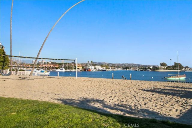 2572 Bayshore, Newport Beach, CA 92663