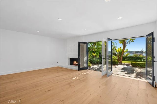 2572 Bayshore, Newport Beach, CA 92663