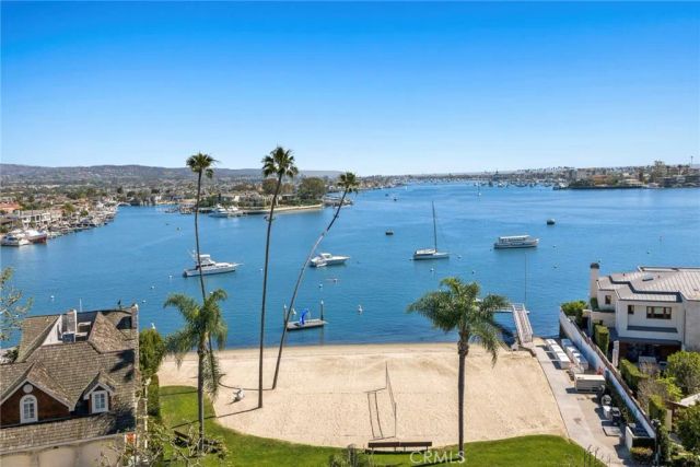 2572 Bayshore, Newport Beach, CA 92663