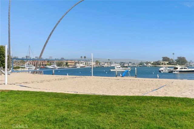 2572 Bayshore, Newport Beach, CA 92663