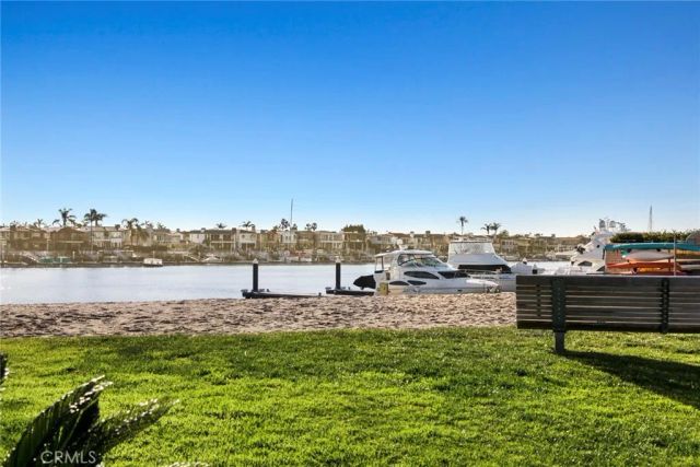 2572 Bayshore, Newport Beach, CA 92663