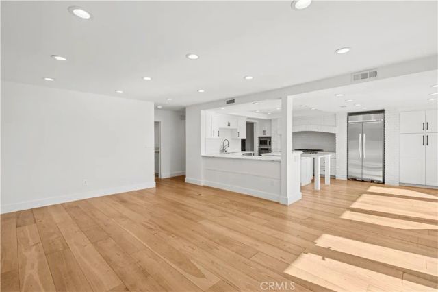 2572 Bayshore, Newport Beach, CA 92663