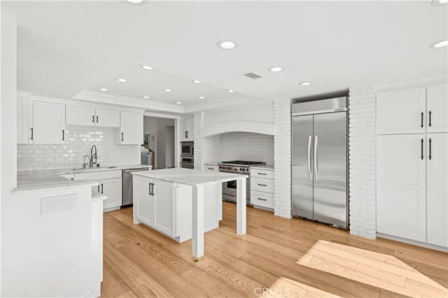 2572 Bayshore, Newport Beach, CA 92663