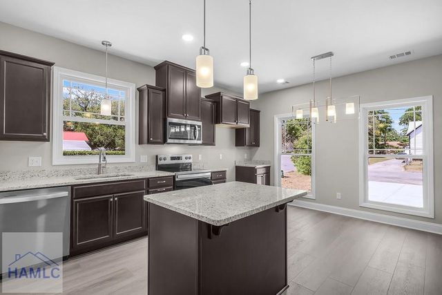 2235 Alaska Street, Savannah, GA 31404