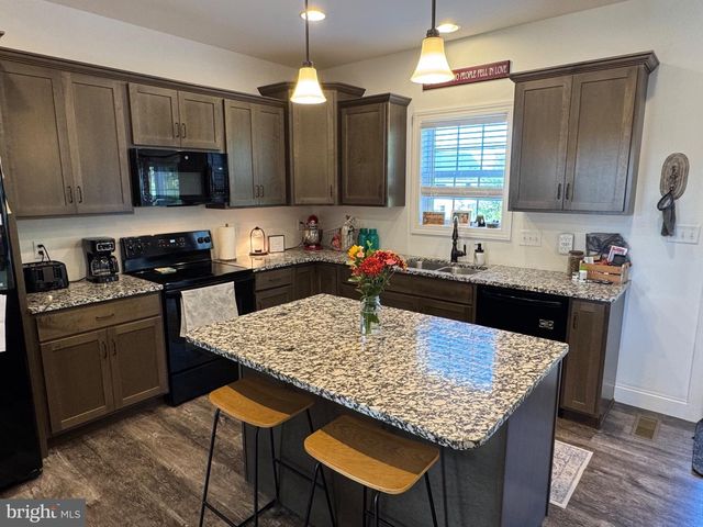 195 SCARLET OAK DR, Etters, PA 17319