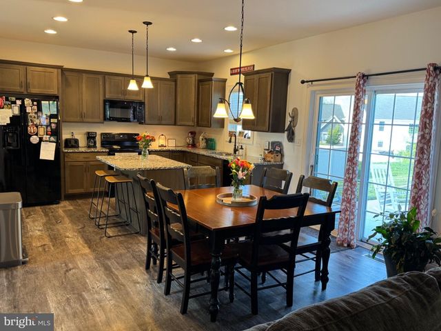 195 SCARLET OAK DR, Etters, PA 17319