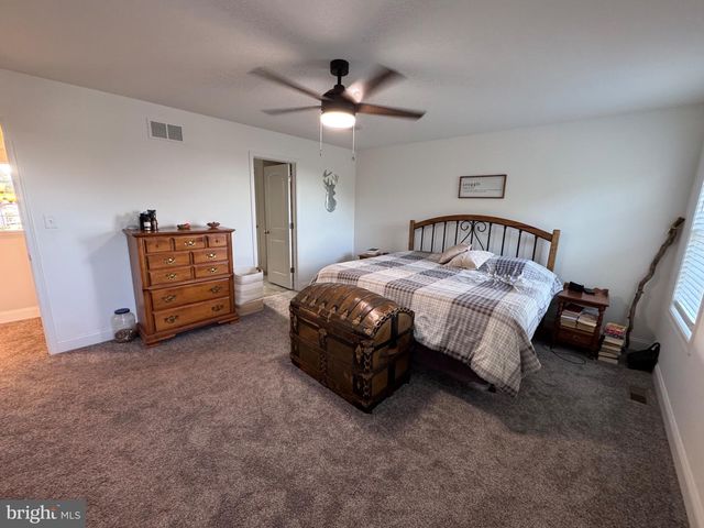 195 SCARLET OAK DR, Etters, PA 17319
