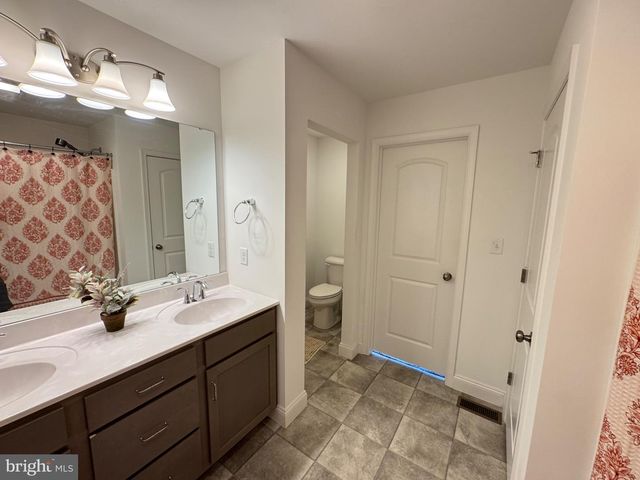195 SCARLET OAK DR, Etters, PA 17319