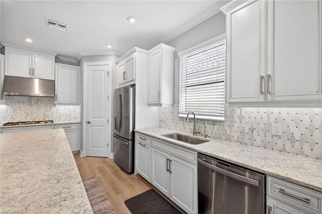 8915 Cappello CT, Naples, FL 34119