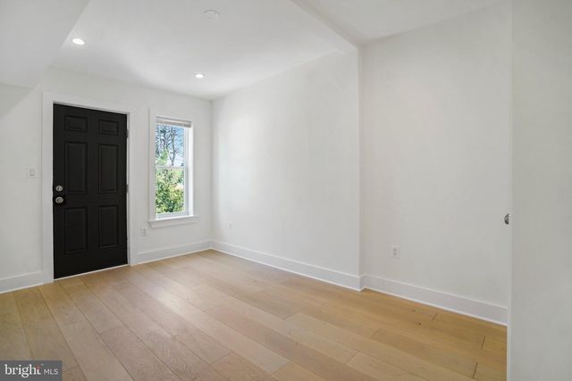 112 V ST NE, Washington, DC 20002