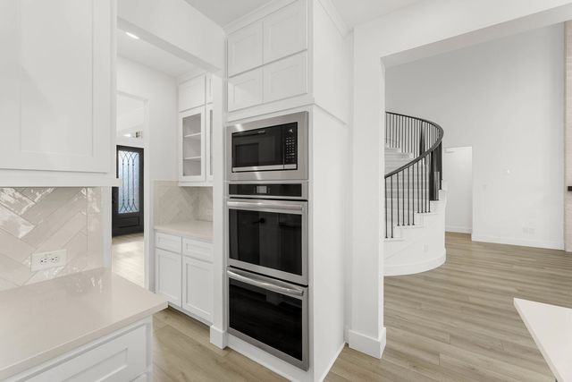 1107 Willow Lake Drive, Desoto, TX 75115