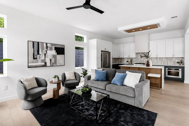 3204 Lyons RD 2, Austin, TX 78702
