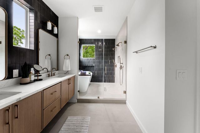 3204 Lyons RD 2, Austin, TX 78702
