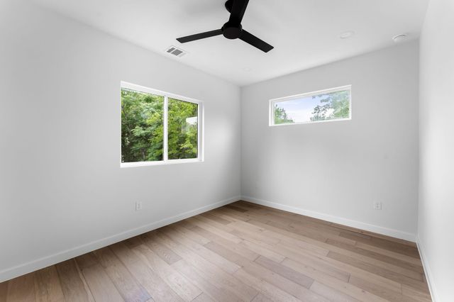 3204 Lyons RD 2, Austin, TX 78702