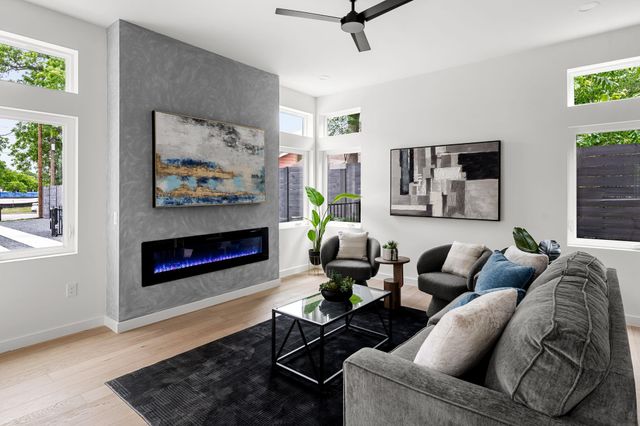 3204 Lyons RD 2, Austin, TX 78702