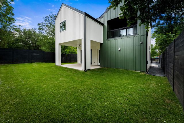 3204 Lyons RD 2, Austin, TX 78702