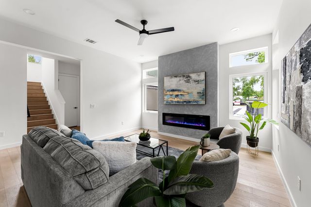 3204 Lyons RD 2, Austin, TX 78702