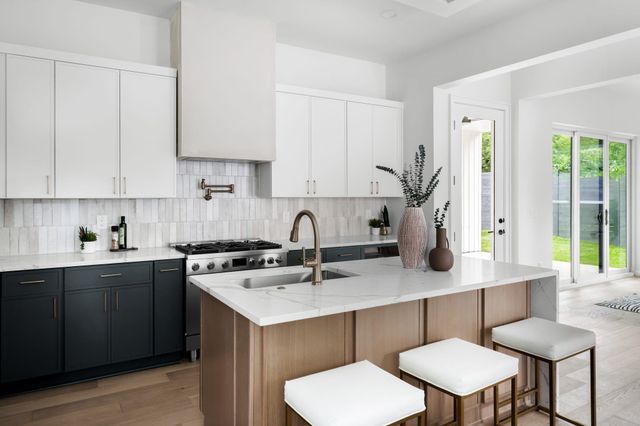 3204 Lyons RD 2, Austin, TX 78702