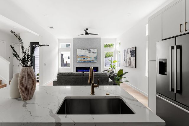 3204 Lyons RD 2, Austin, TX 78702