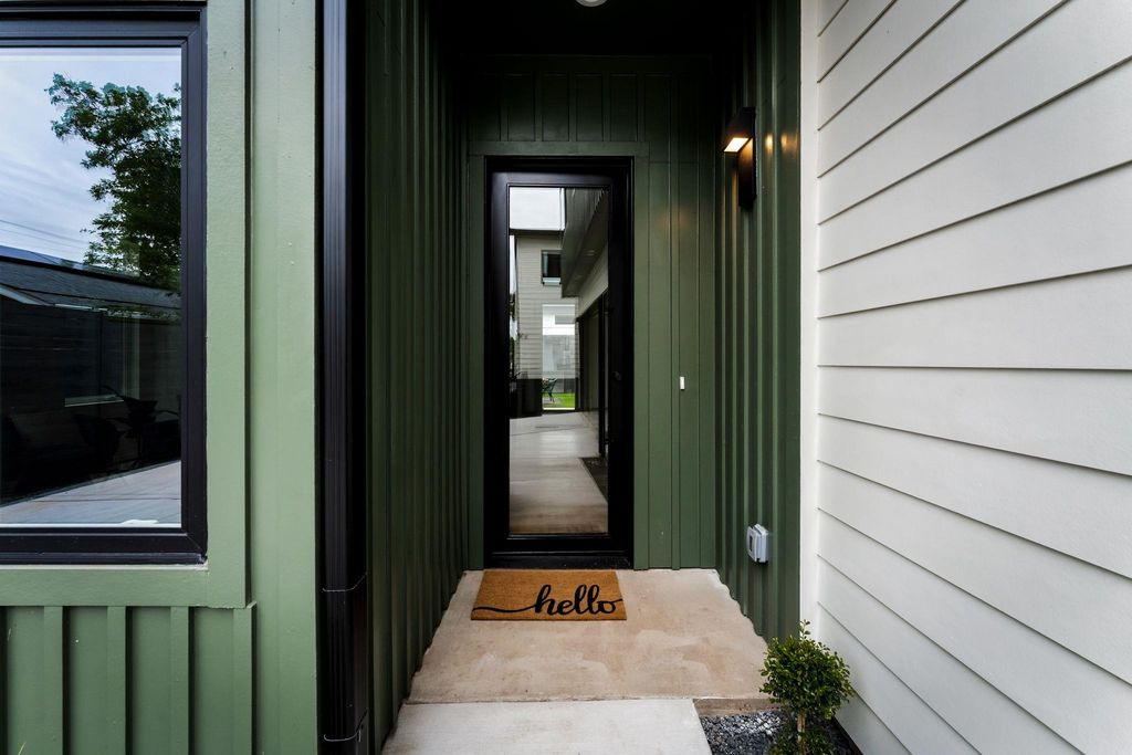 3204 Lyons RD 2, Austin, TX 78702