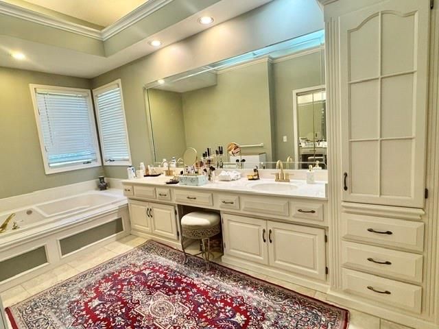 4108 NE Courtney Drive, Lee's Summit, MO 64064