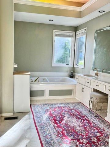 4108 NE Courtney Drive, Lee's Summit, MO 64064
