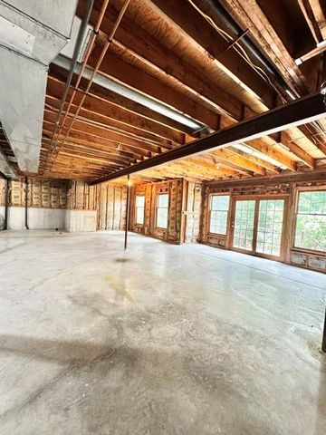 4108 NE Courtney Drive, Lee's Summit, MO 64064