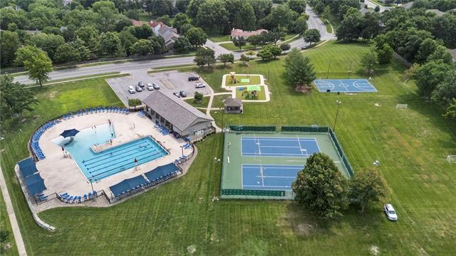 4108 NE Courtney Drive, Lee's Summit, MO 64064